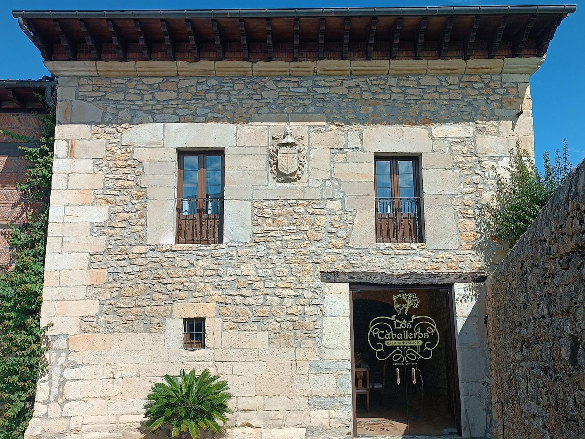 Hotel Casona Los Caballeros Santillana del Mar Exterior photo
