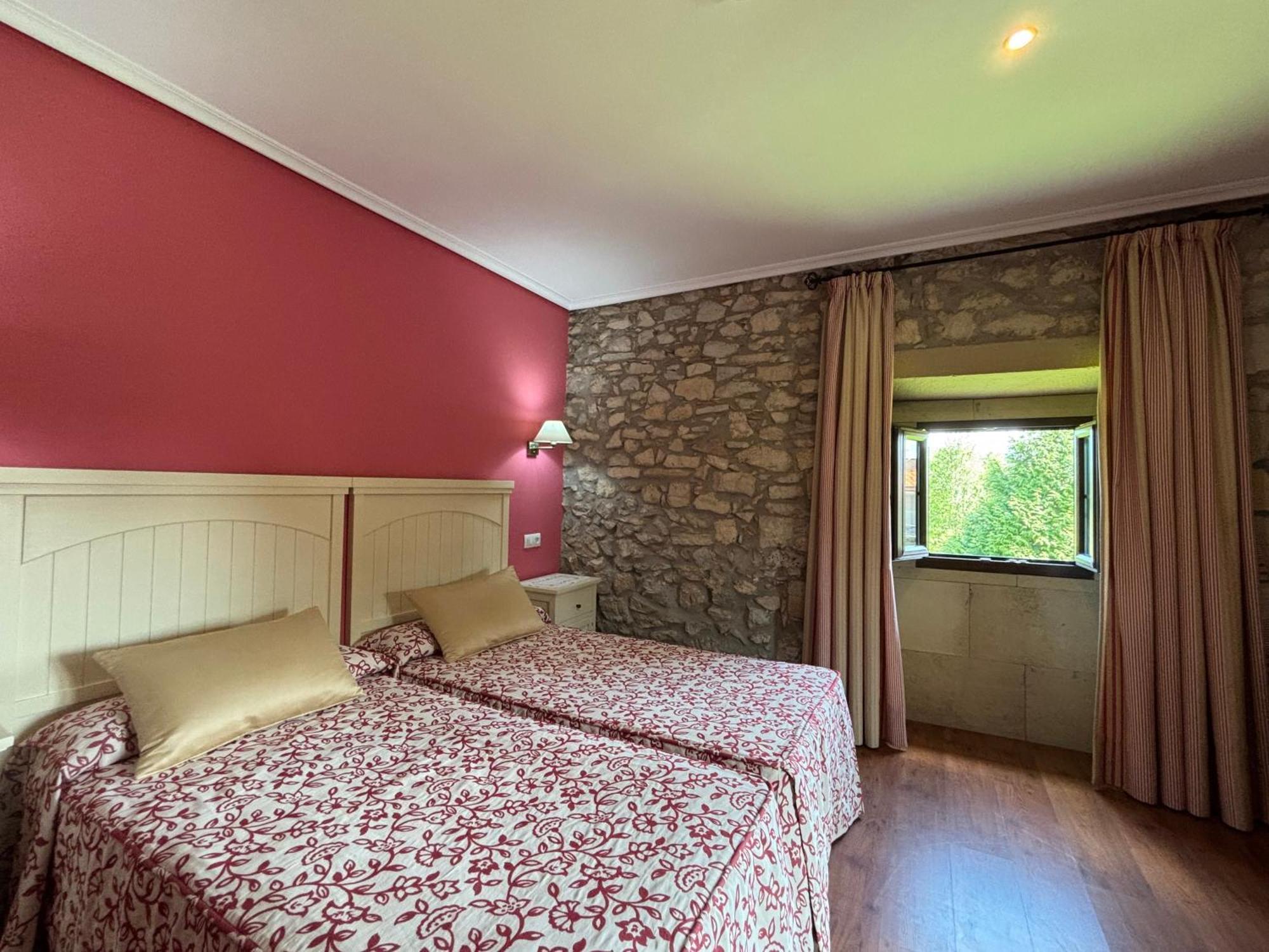 Hotel Casona Los Caballeros Santillana del Mar Exterior photo