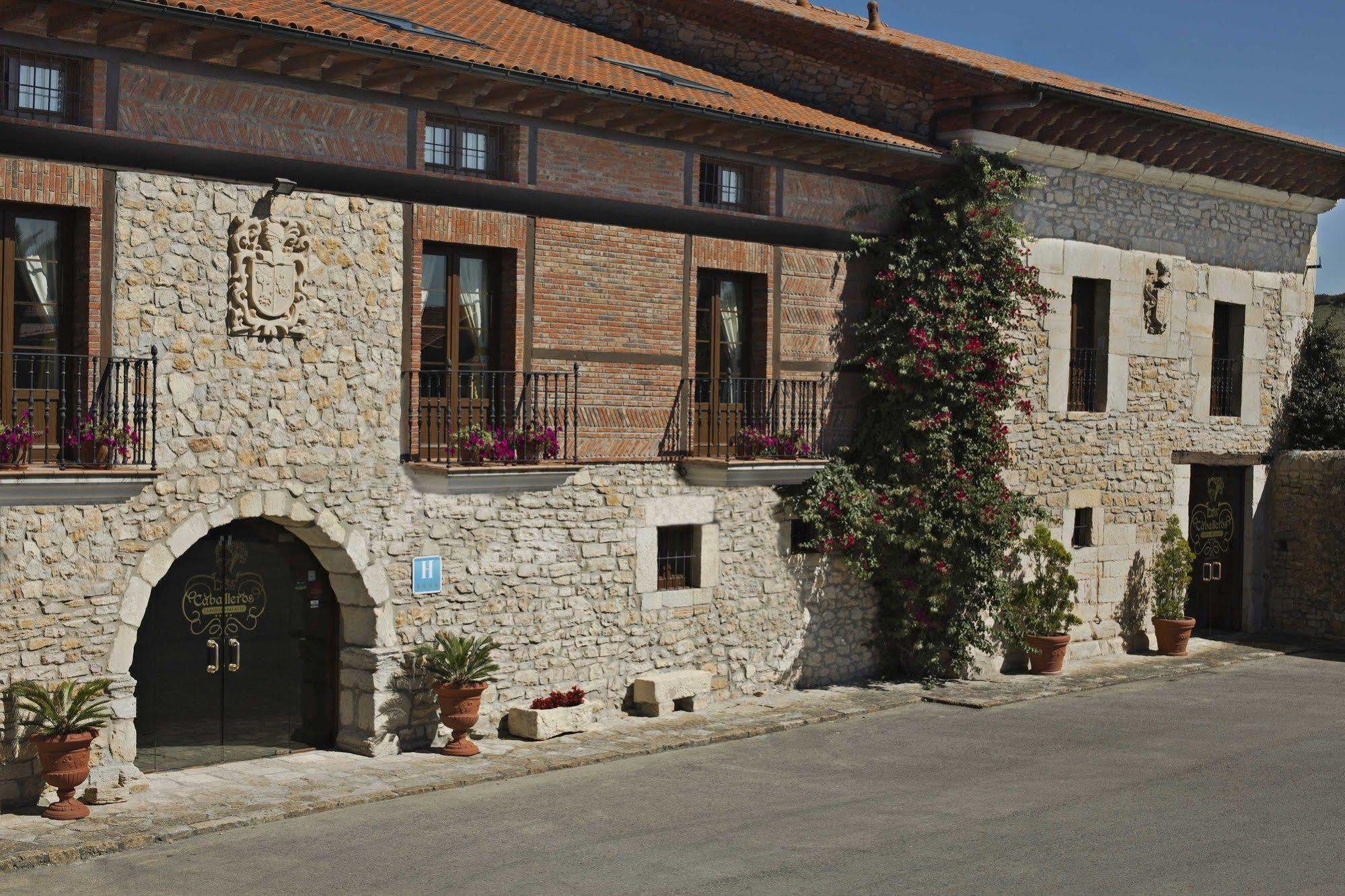 Hotel Casona Los Caballeros Santillana del Mar Exterior photo