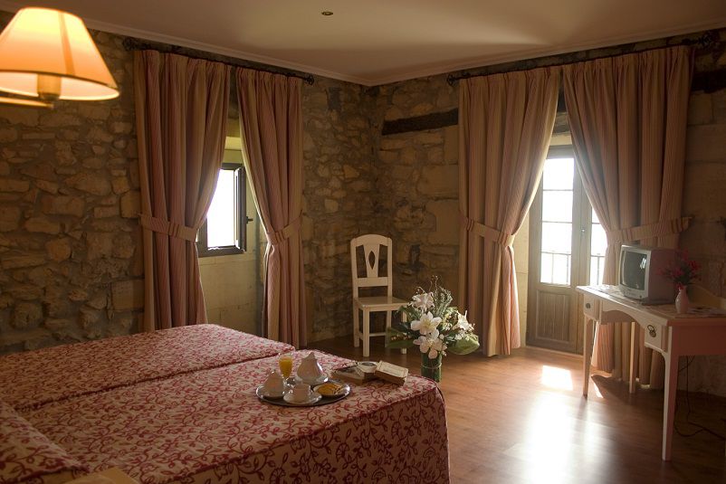 Hotel Casona Los Caballeros Santillana del Mar Room photo